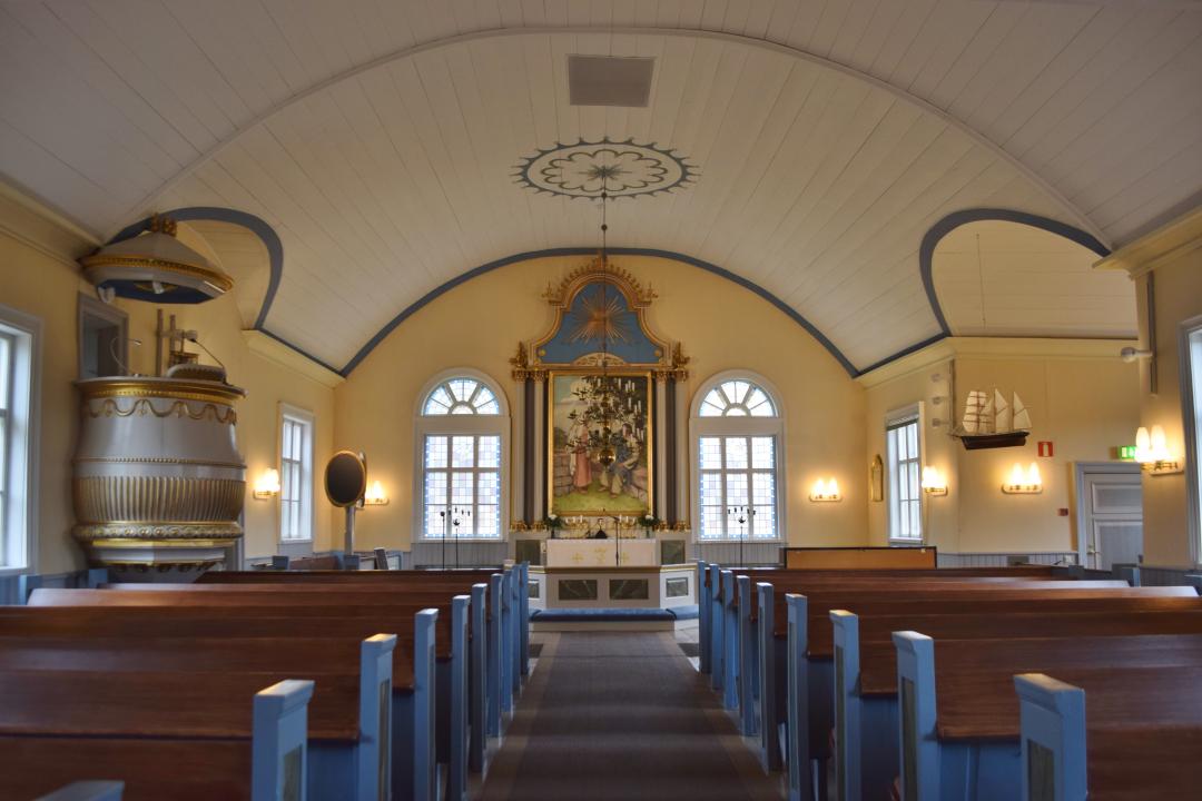 Lyssna på gudstjänster från Bergö kyrka, söndagar kl. 14